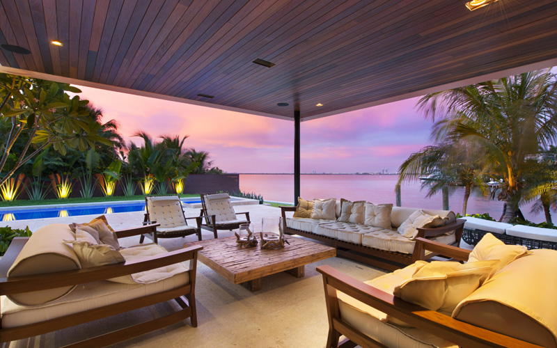 Modern Miami Beach House with Tropical Beauty